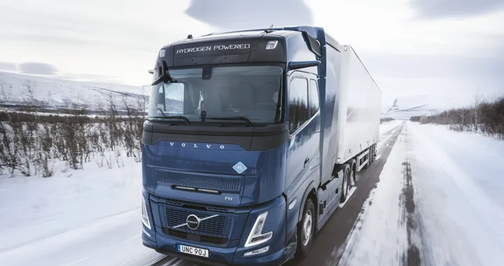 Volvo, avviati test su camion a combustione alimentati a idrogeno