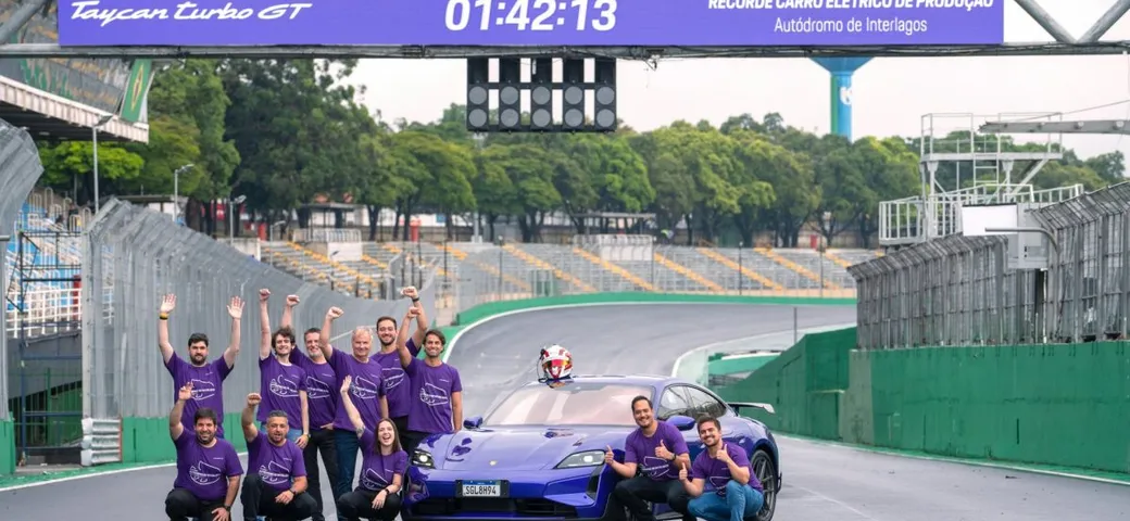 Porsche Taycan Turbo GT dà un secondo alla 911 Turbo S sul circuito di Interlagos