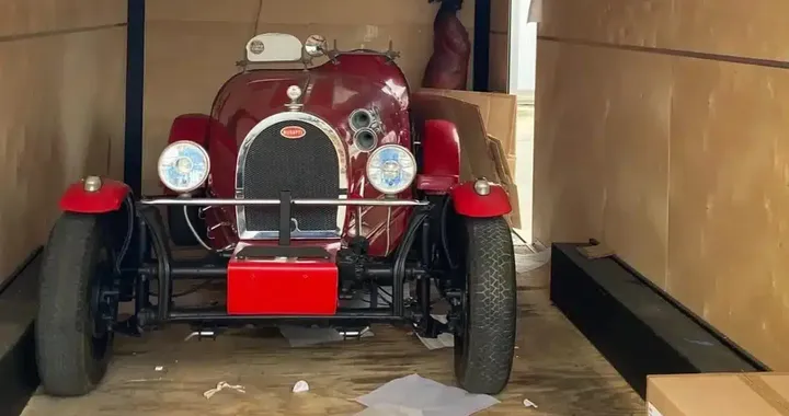 Bugatti Kit Car scoperta in un camion rubato in California