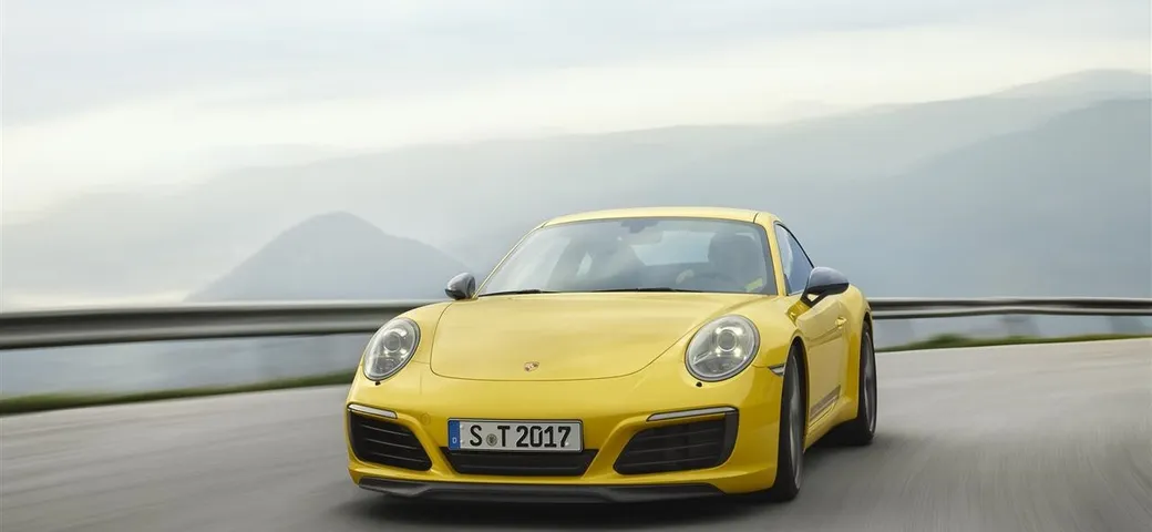 Porsche 911: nuove indiscrezioni sul modello 992