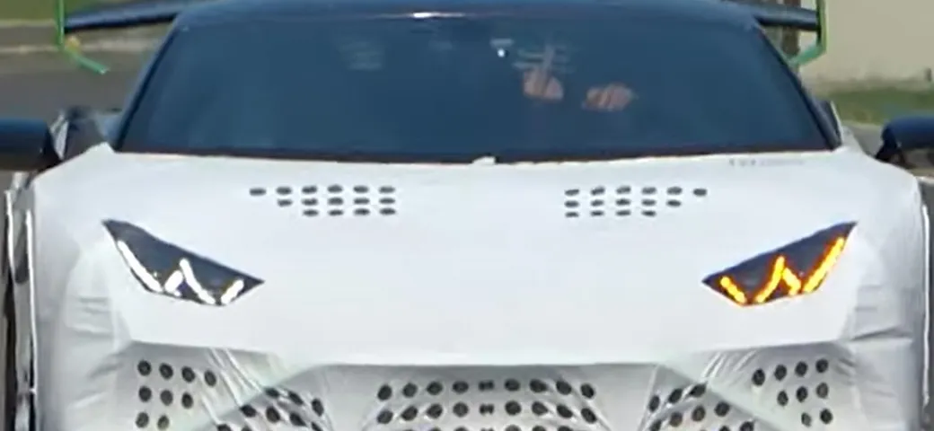 Lamborghini Huracán STO: un collaudatore alza il dito medio [Video]
