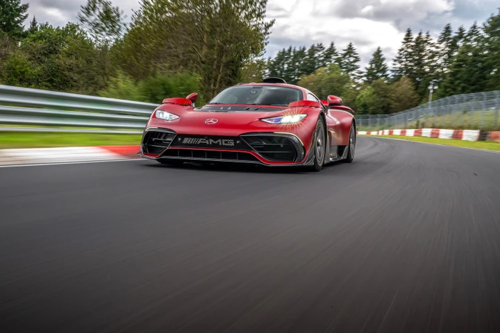 La Mercedes-AMG ONE segna il record sul giro al Nürburgring-Nordschleife