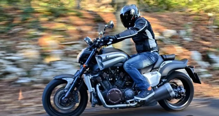 Yamaha V-MAX ABS: prova su strada