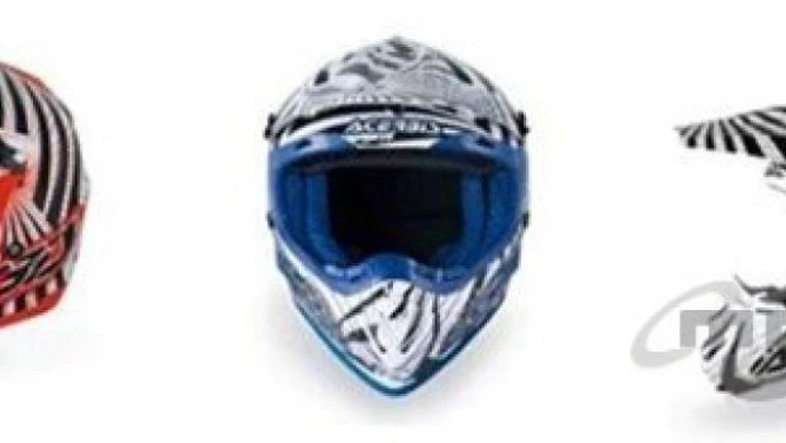 Acerbis presenta le nuove grafiche del casco On Way 2011