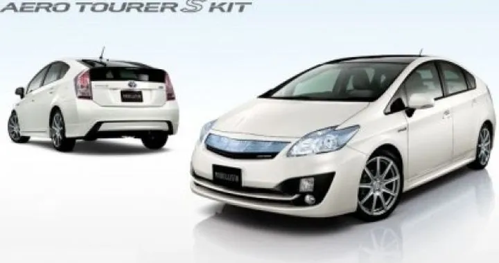 Modellista Toyota Prius Aero Tourer S