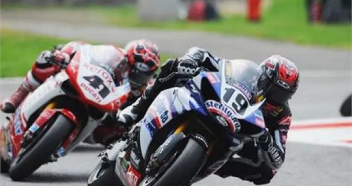 Superpole di Super Spies. Fabrizio è terzo, Biaggi sesto, Haga solo decimo