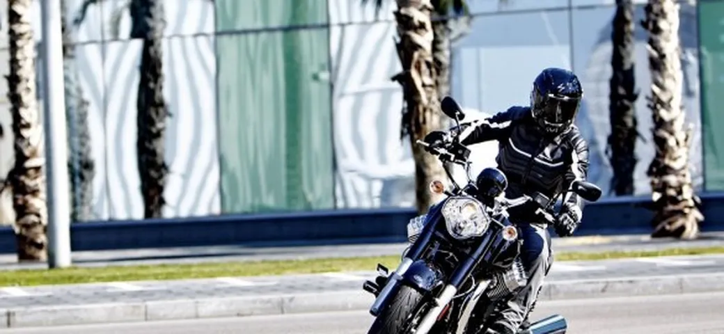 Moto Guzzi California 1400 Custom: il test di Motoblog