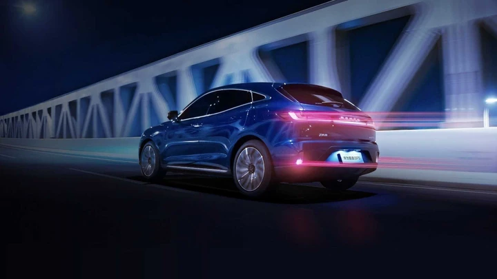 Seres SF5: è un SUV ibrido plug-in la prima auto di Huawei