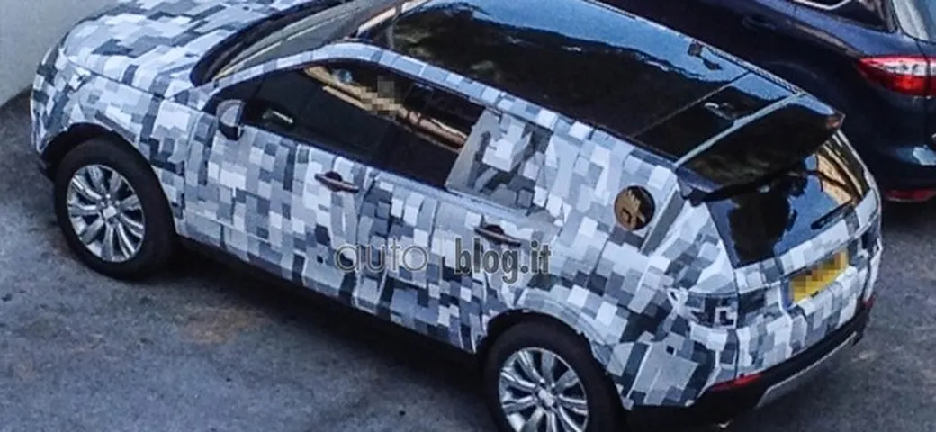 Land Rover Freelander: foto spia di un nostro lettore