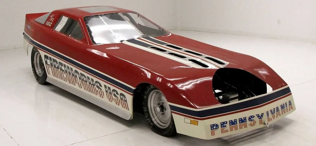 La Corvette dragster con il motore di un Jet da 7000 CV