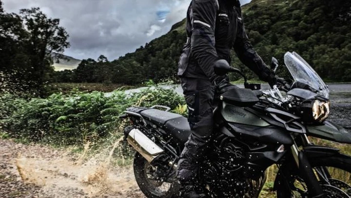 Triumph: finanziamento fino al 30 giugno su Tiger 800 e Street Triple