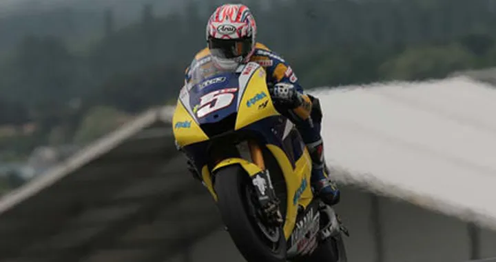 Warmp up: Edwards di misura su Stoner. Ma intanto comincia a piovere...