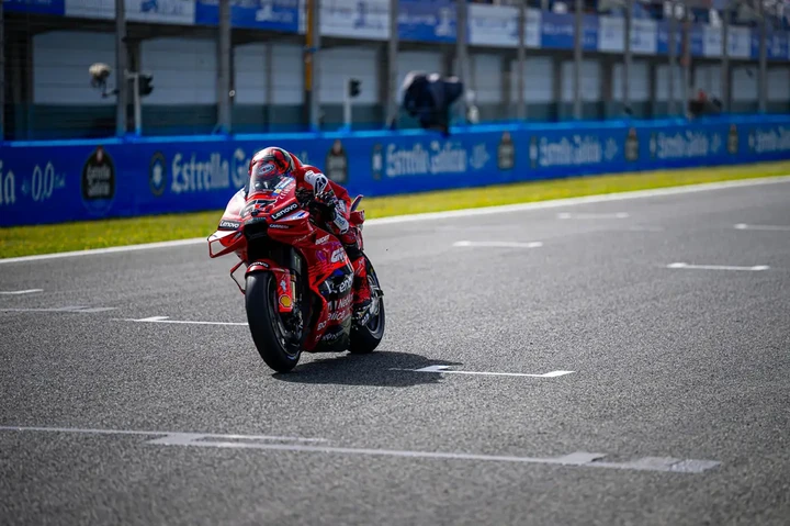 Francesco Bagnaia lascia frustrato il GP di Spagna: 