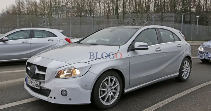 Mercedes Classe A: foto spia del facelift