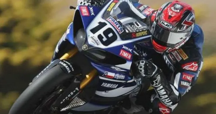 WSBK a Donington: Spies in testa anche nel warm up