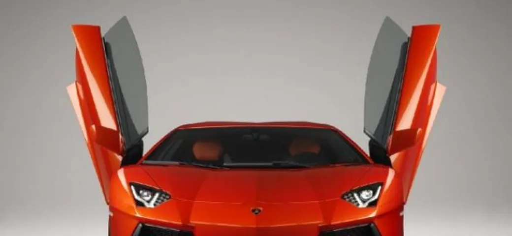 Lamborghini Aventador 2013: Start&Stop e sistema di disattivazione dei cilindri; i consumi calano fino al 20%