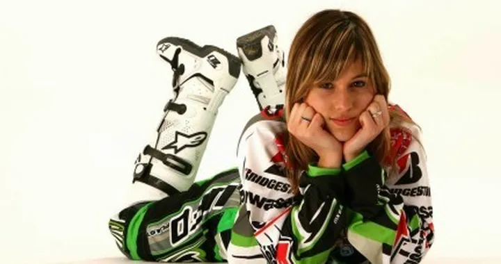 La bella Livia Lancelot a Mantova regina del Mondiale MX femminile