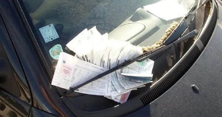 Multe e bolli auto non pagati: arriva la pace fiscale