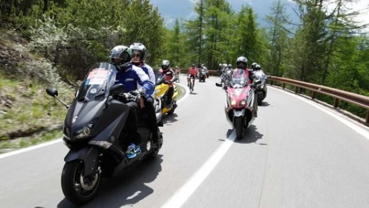 Ben Spies conquista lo Stelvio con il TMAX Club ASD