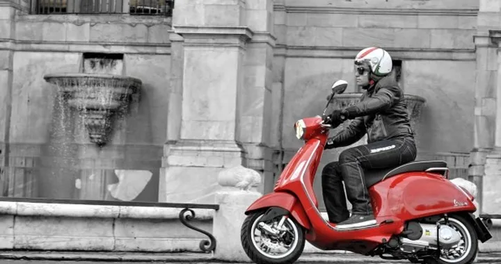Vespa Sprint 125: il nostro test per le strade di Roma