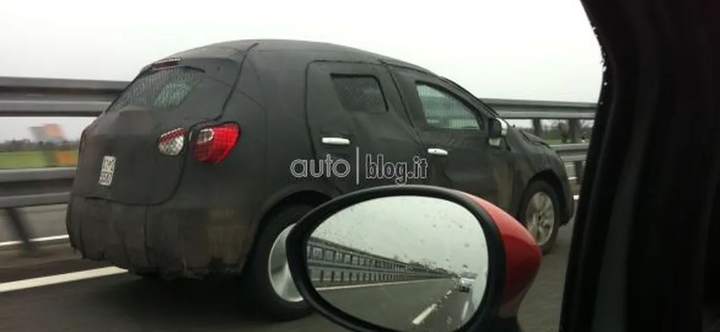 Foto spia Suzuki SX4