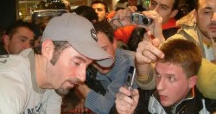 Max Biaggi all'EICMA: "Tanto entusiasmo nel progetto Aprilia"