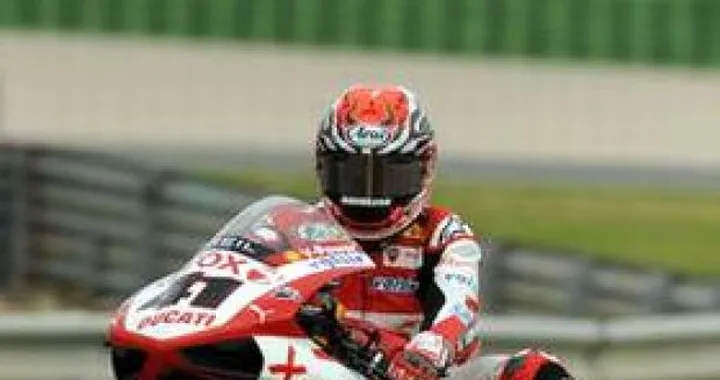 WSBK Valencia gara2: Haga spolvera il trono e fa doppietta. Spies secondo