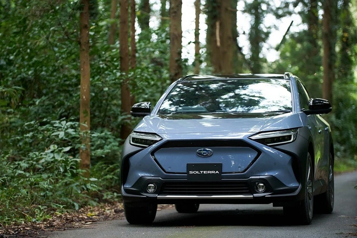Subaru Solterra: dimensioni, autonomia, motore, uscita