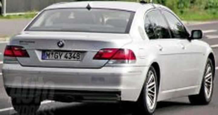 Presto la BMW 760i a idrogeno ?