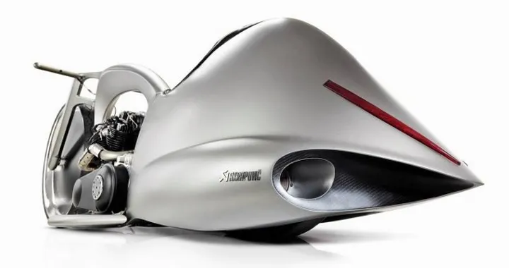 Akrapovic Full Moon Custom Show Bike