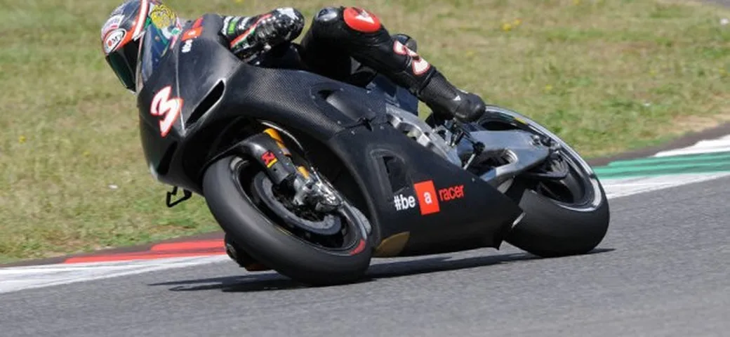 Biaggi, Test Aprilia: “valore aggiunto” o “guastafeste”. E Melandri...