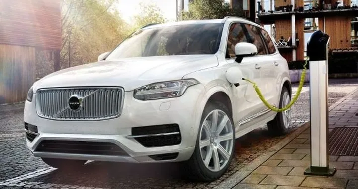 Volvo XC90 T8 Twin Engine: il Suv da 2.1 L/100 km