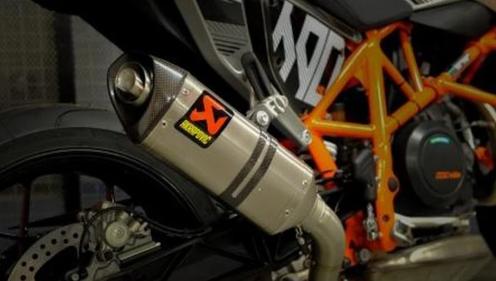 KTM 690 Duke con kit speciale in omaggio