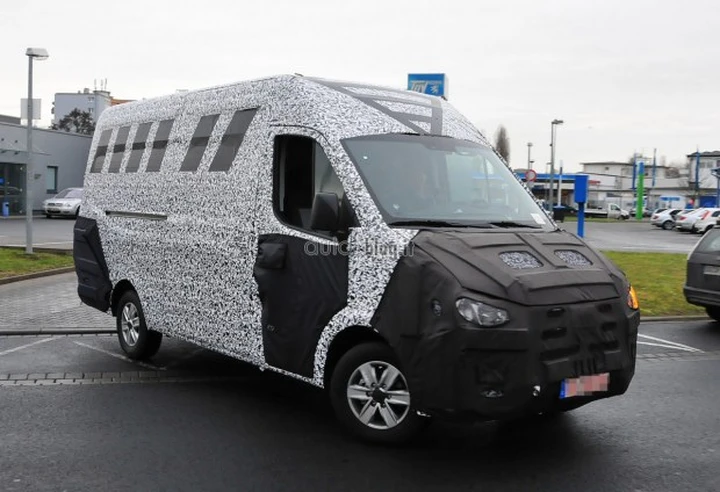 Hyundai: foto spia di un nuovo veicolo commerciale