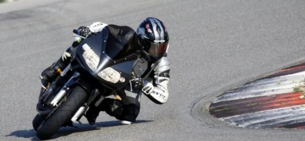 Scatto in Corsa: Suzuki SV650S
