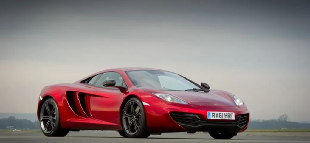 McLaren MP4-12C: il test drive e il video in pista