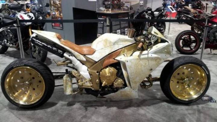 Yamaha R1 Sesto Custom Cycles