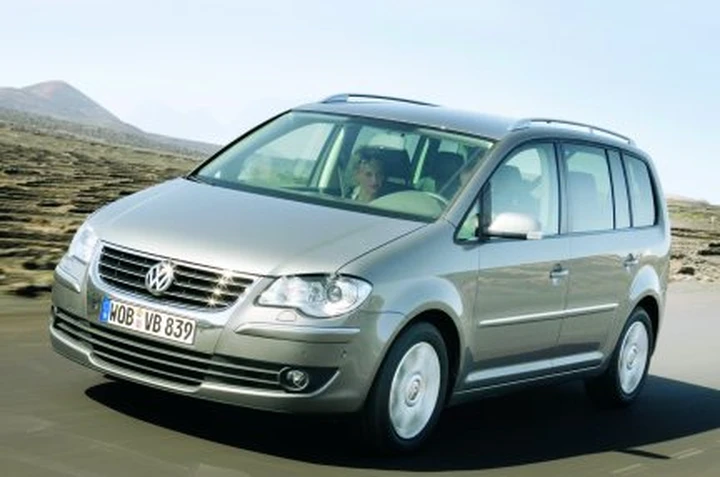 La rinnovata VW Touran si parcheggia da sola