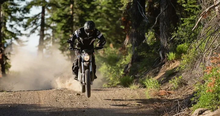 Zero Motorcycles DSR 2016 [Video]