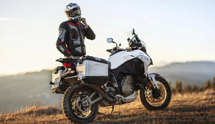 Ducati Multistrada V4 S: arriva la funzionalità Easy Lift