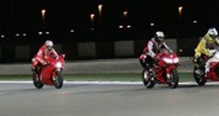 Piloti della MotoGP in pista di notte!