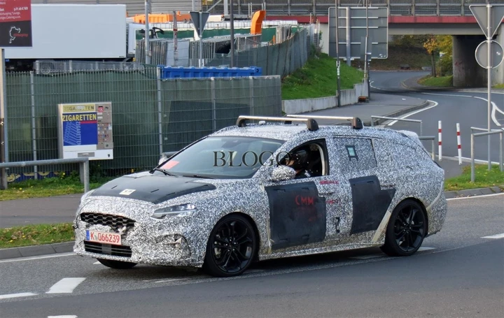 Ford Focus 2018: nuove foto spia della Wagon