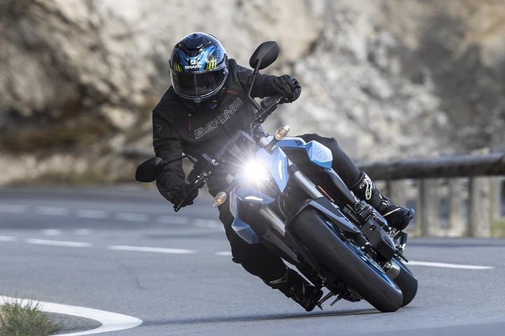 Suzuki GSX-8S: pubblicato un nuovo video dedicato alla naked sportiva