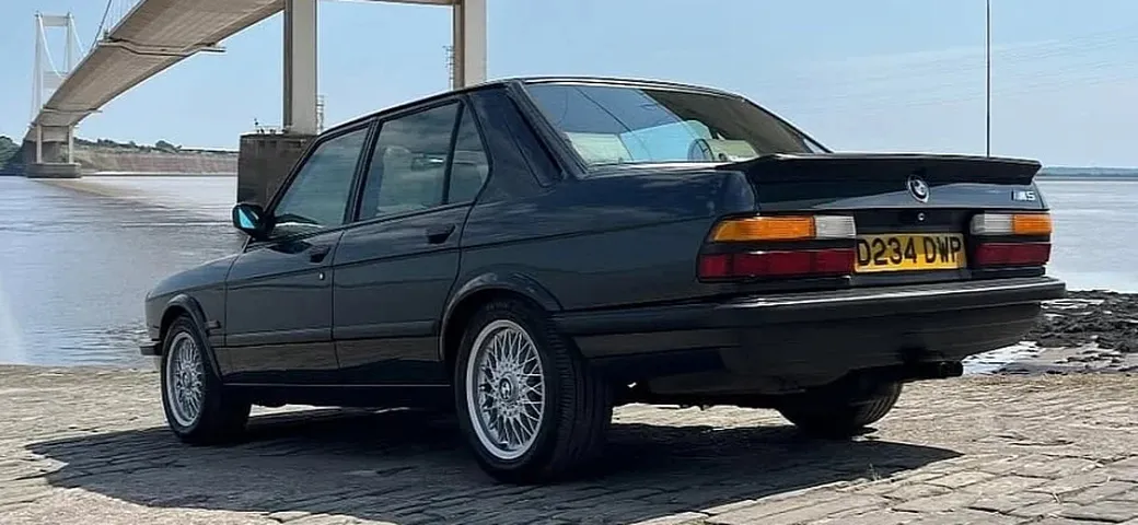 Rubano la BMW a Chris Harris, utente Instagram utente Instagram risolve il caso