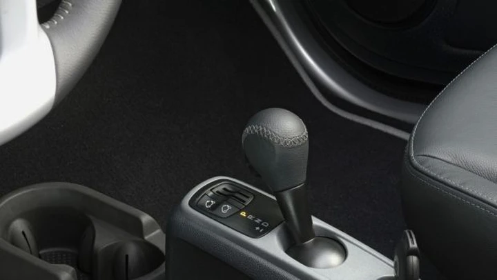 Rubrica auto Epic Fail: furto sventato... dal cambio automatico