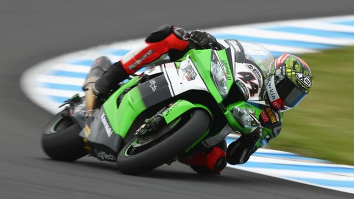 Superbike: Salom torna in sella dopo la caduta in Australia