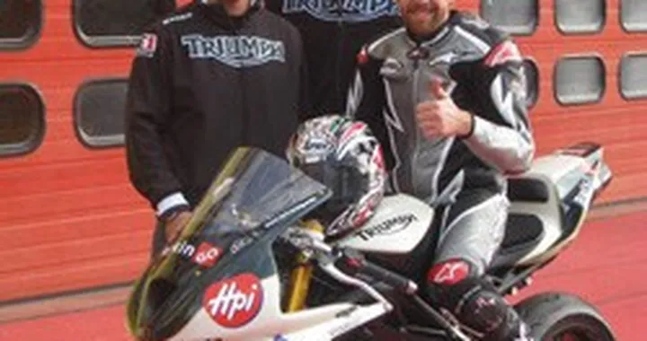 Garry McCoy al via a Portimao sulle Triumph del Team BE1 Racing