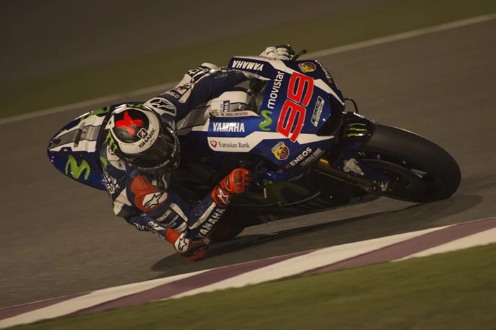 MotoGP Qatar 2016: Lorenzo primo e Rossi secondo. Le Yamaha dominano le FP1