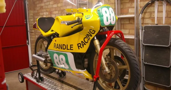 Un capolavoro degli anni ’80 che batte ancora forte: la Armstrong 250 GP