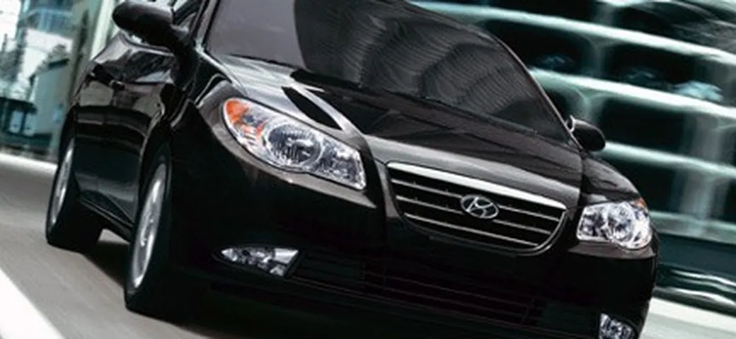 Hyundai Elantra ibrida elettrica/GPL nel 2009